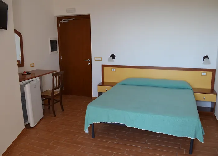 Hotel MARINELLA - Private Free Parking - Grotticelle Beach 200 m