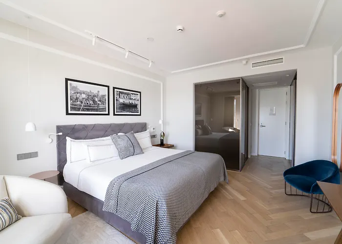 Lasala Plaza Hotel - Adults Only