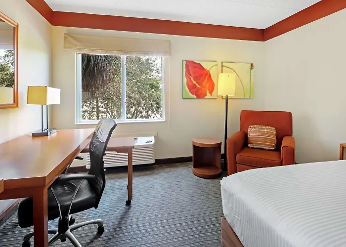 La Quinta By Wyndham Miami Cutler Bay