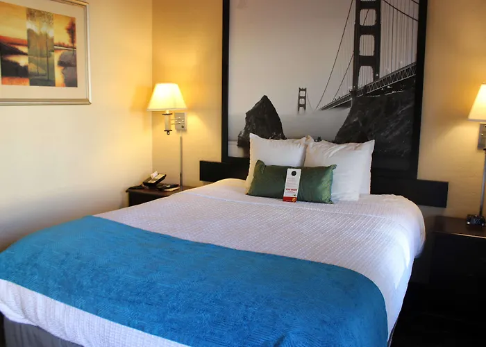 Super 8 By Wyndham Berkeley