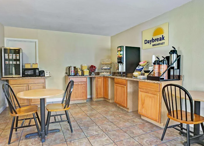 Days Inn By Wyndham Elizabeth City