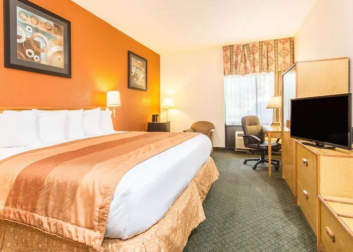 Baymont By Wyndham Cincinnati Sharonville