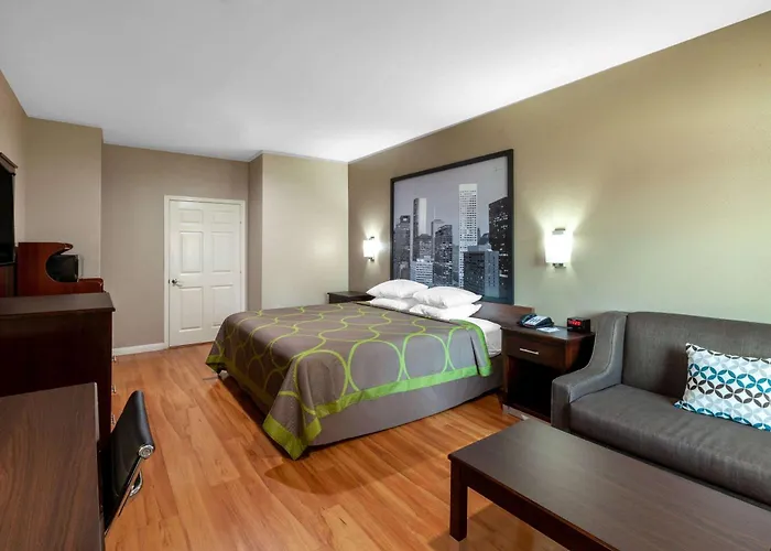 Super 8 By Wyndham Houston Northwest Cypress