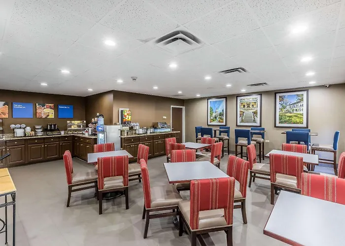 Comfort Inn & Suites Dalton West