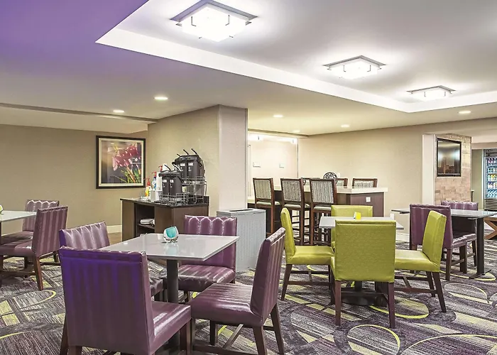 La Quinta By Wyndham Baltimore N / White Marsh