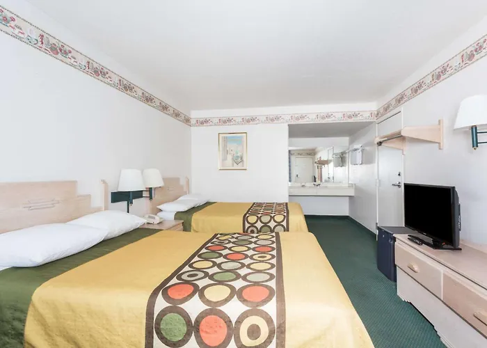 Super 8 By Wyndham Cottonwood