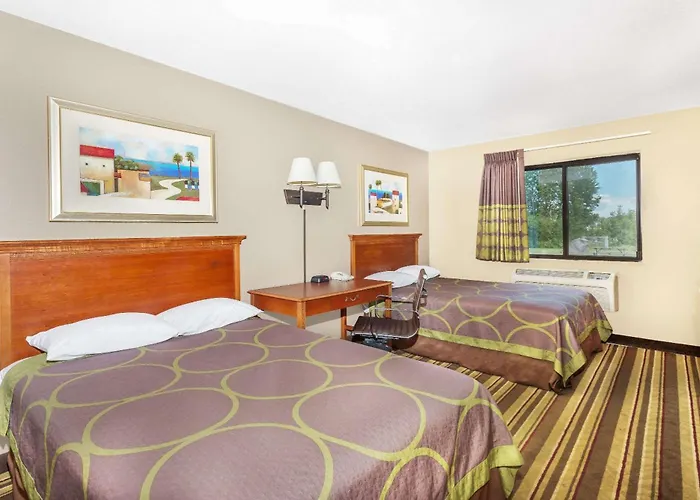 Super 8 By Wyndham Tilton/Lake Winnipesaukee