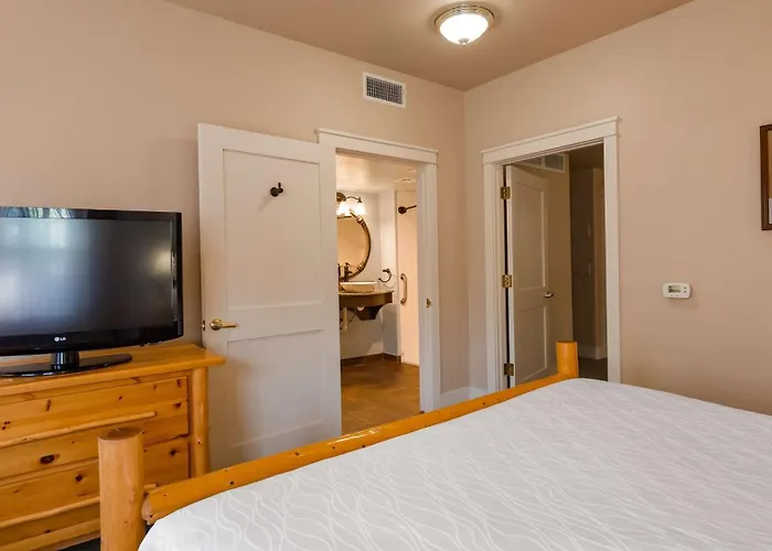 Best Western Plus Plaza Hotel