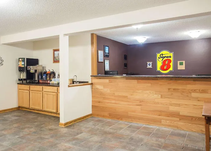 Super 8 By Wyndham Monroe Wi