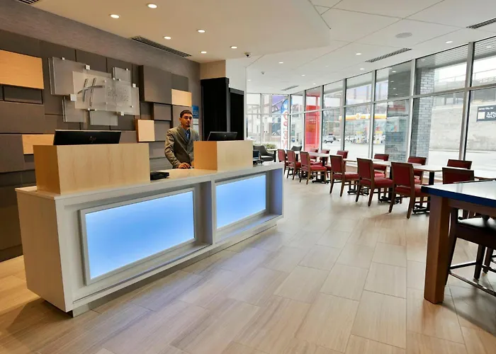 Holiday Inn Express & Suites Jersey City - Holland Tunnel By Ihg