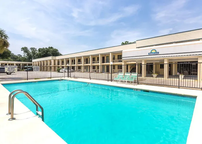 Days Inn By Wyndham Little River