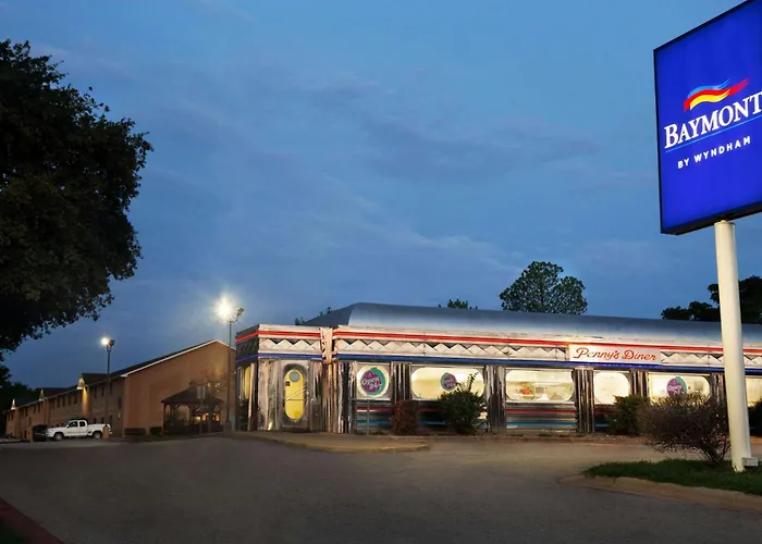 Baymont By Wyndham Hearne