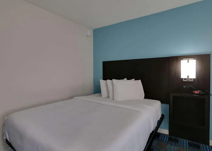 Travelodge By Wyndham Calhoun South I-75