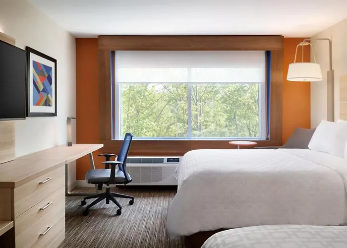 Holiday Inn Express & Suites - Carlisle Southwest I-81 By Ihg