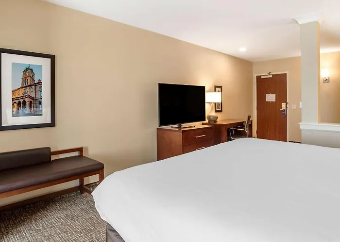 Comfort Inn & Suites Harrisonburg