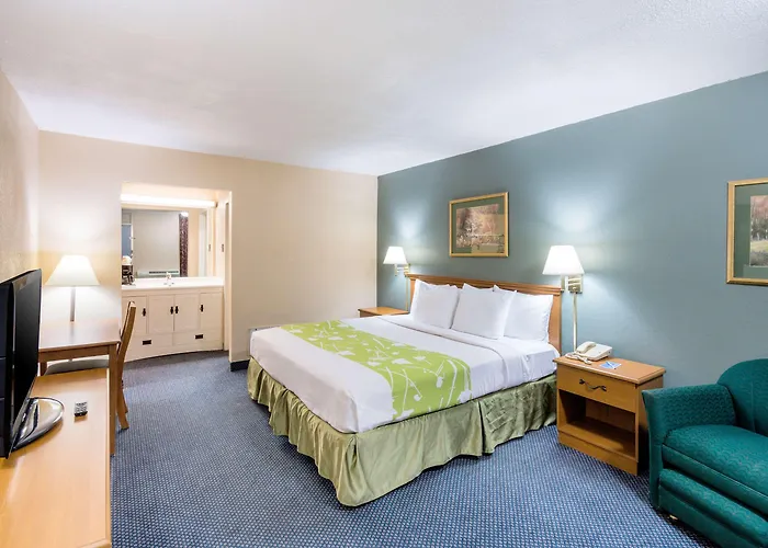 Rodeway Inn And Suites