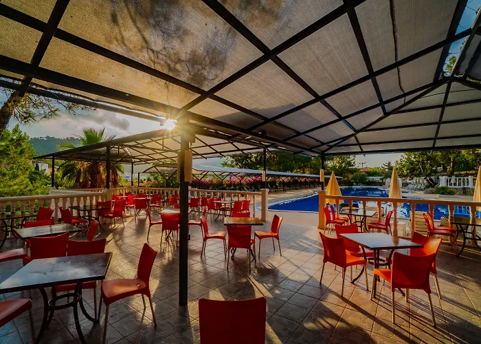 Senza Garden Holiday Club