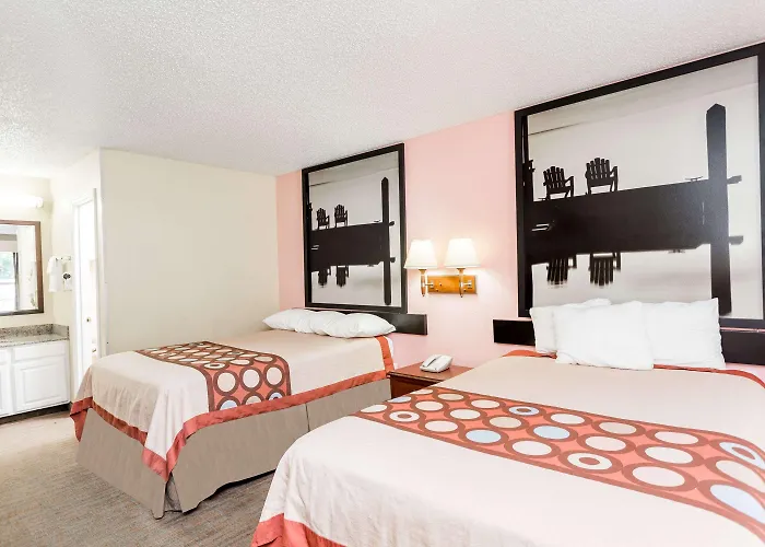 Super 8 By Wyndham Statesboro