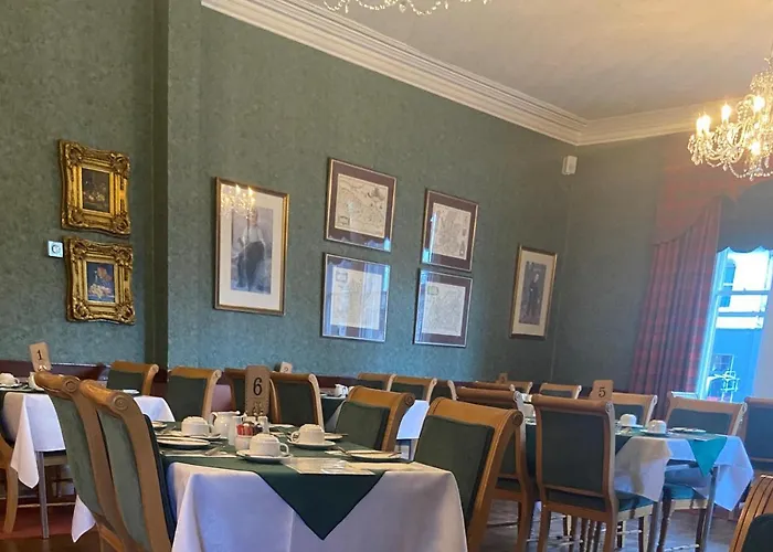 Lovat Arms Hotel