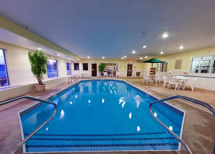 Country Inn & Suites By Radisson, Rock Falls, Il