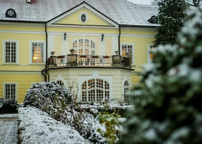 Szidónia Castle