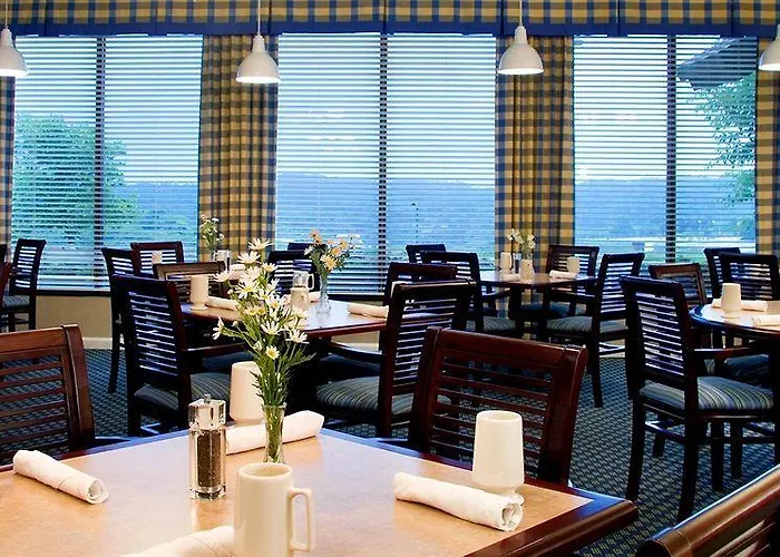 Ramada By Wyndham Greensburg Hotel & Conference Center