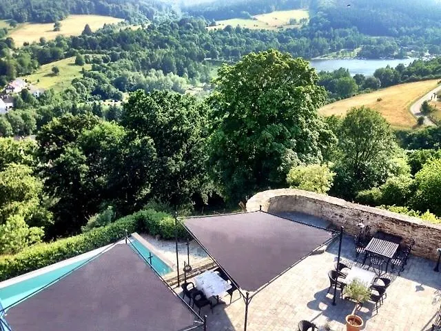 Schlosshotel Burghaus Kronenburg