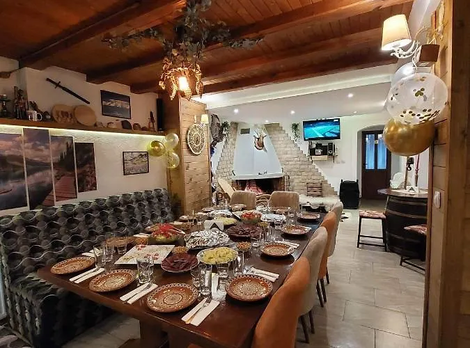 Niki House