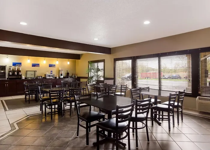 Best Western Crossroads Inn