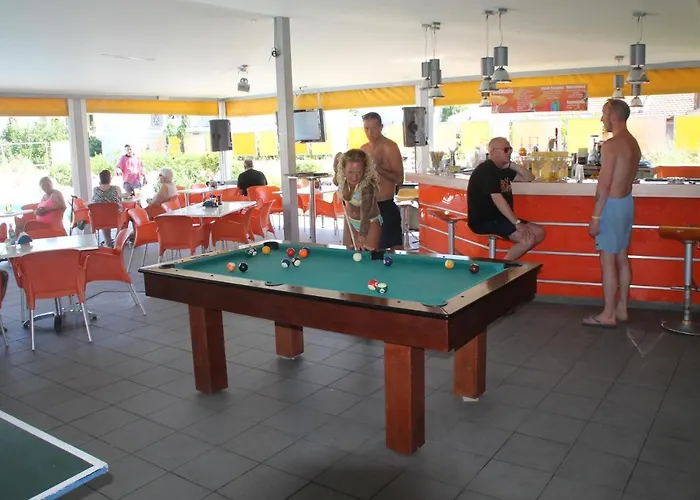 Kavos Central