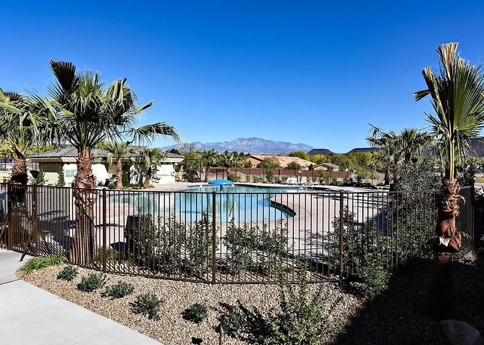 W106-Kokopelli Suite-Ground Floor 3-Bedroom Pool View