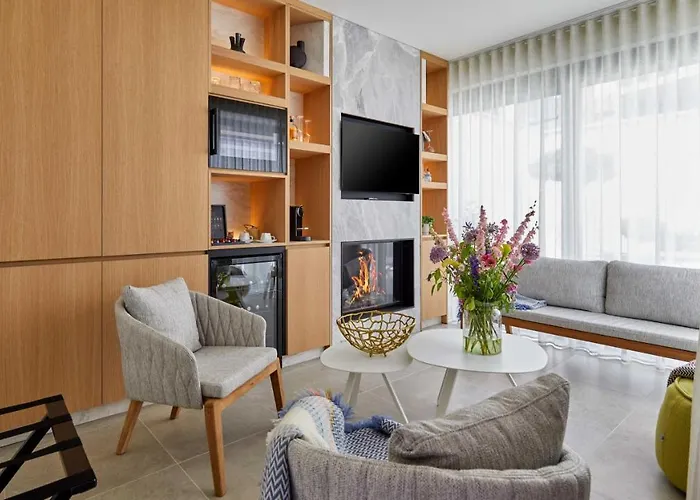 Abc Hotel