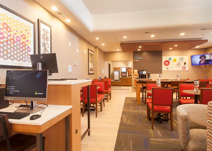 Holiday Inn Express & Suites