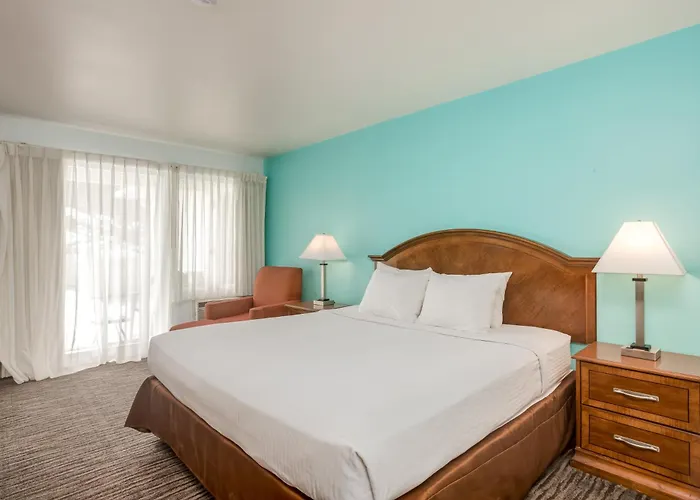 Pacifica Beach Hotel