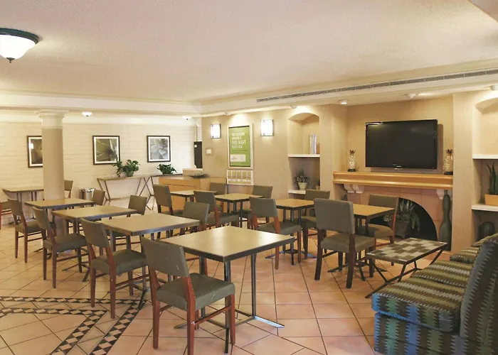 Baymont By Wyndham Houston La Porte