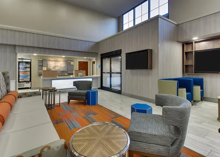 Holiday Inn Express & Suites Atlanta Perimeter Mall Hotel By Ihg