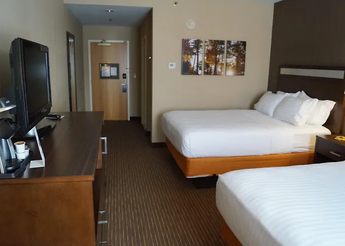 Holiday Inn Express Hotel & Suites Watertown - Thousand Islands By Ihg