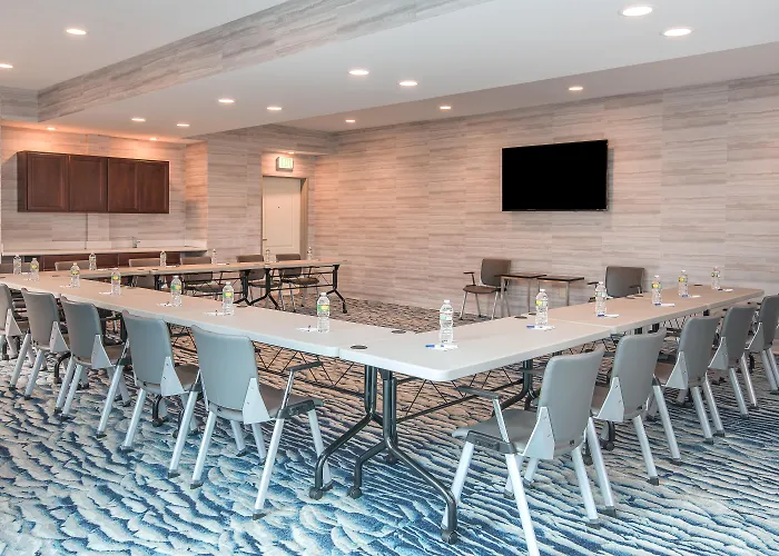 Holiday Inn Express & Suites Norwood By Ihg