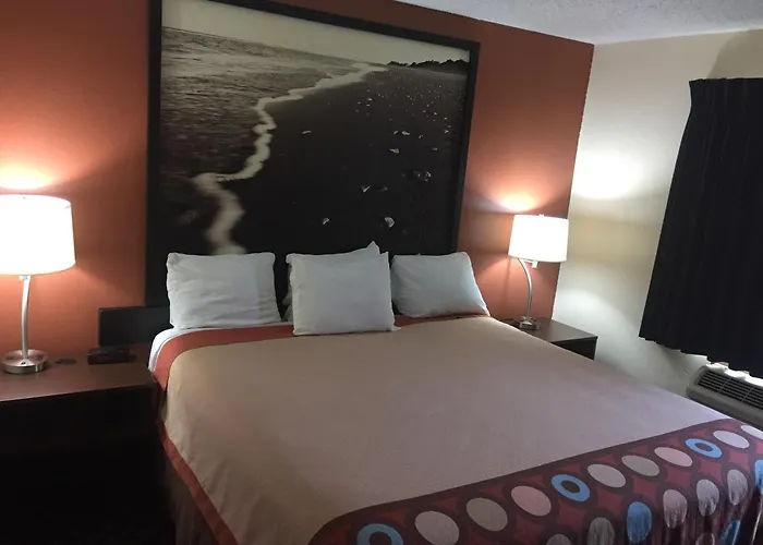Super 8 By Wyndham College Station