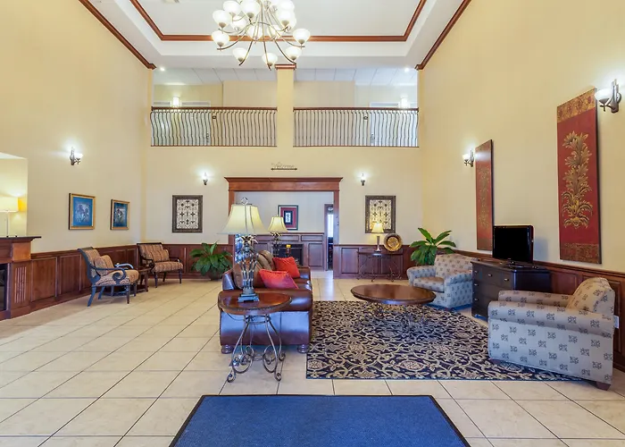 Holiday Inn Express Hotel & Suites Clarksville