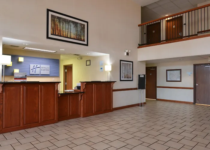 Holiday Inn Express Hotel & Suites Harrison