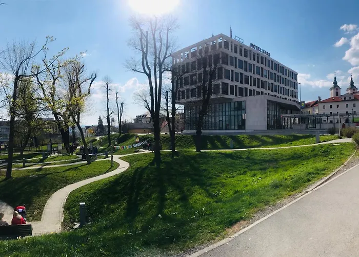 Hotel Kras Postumia
