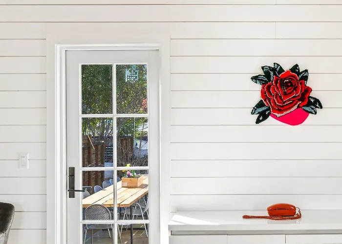 Boutique Room Steps From Downtown Mall Rose Jean Room 1