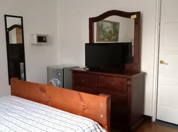 Chavenogue Hotel