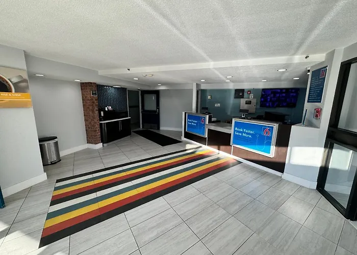 Studio 6 Suites East Syracuse Airport