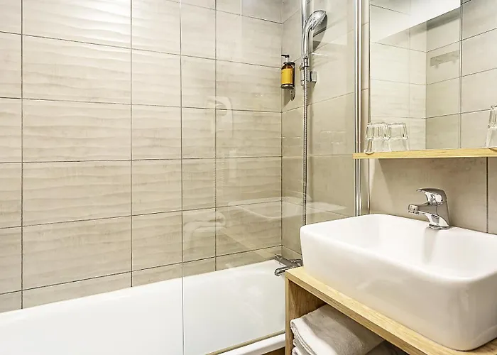 Ostal Pau Universite - Sure Hotel Collection By Best Western