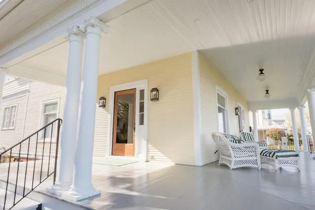 Clifton House - Observatory - King Suite, Sleeps 4, Mississippi River Views