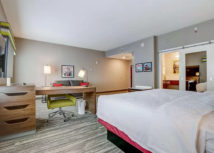 Hampton Inn & Suites Cincinnati Midtown Rookwood