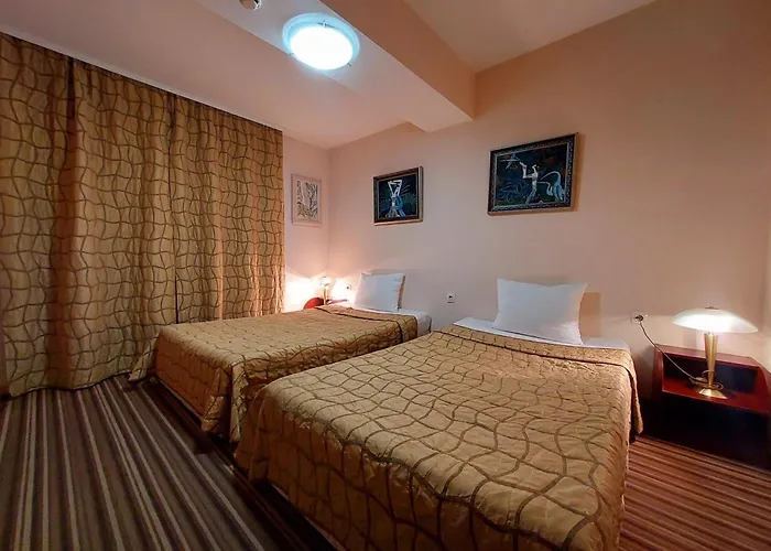 Family Art Hotel Gallery