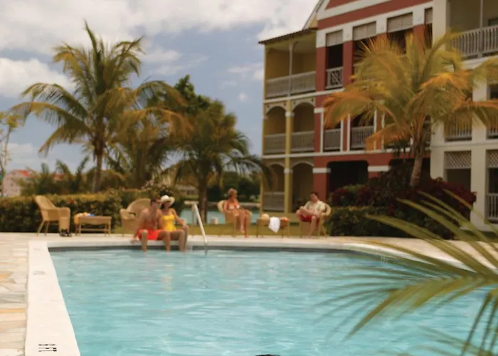 Pelican Bay Hotel